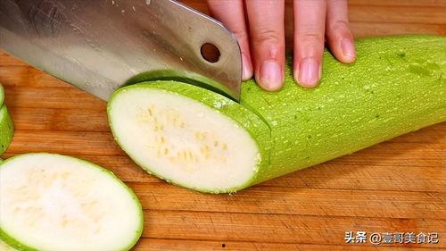 小孩吃西湖瓜好吃吗,儿童美食新宠，口感鲜美引家长好评